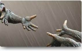 Elmas nasıl yontulmadan mükemmelleşmezse, insan da acı çekmeden olgunlaşmaz.